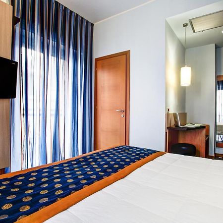 Hotel Genty Римини Экстерьер фото