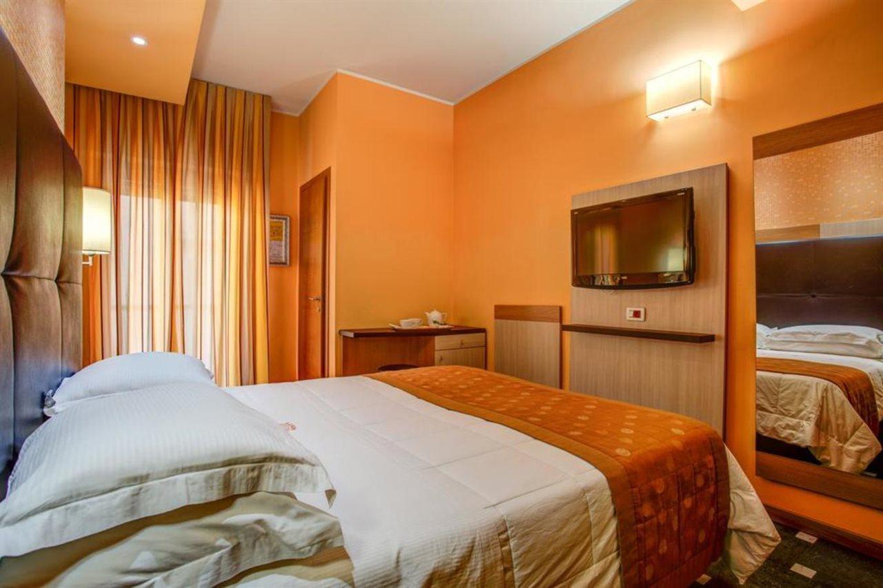 Hotel Genty Римини Экстерьер фото