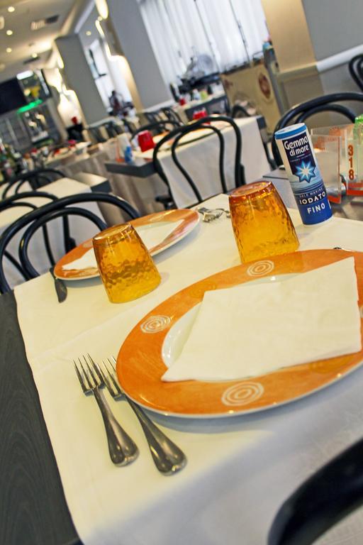 Hotel Genty Римини Экстерьер фото