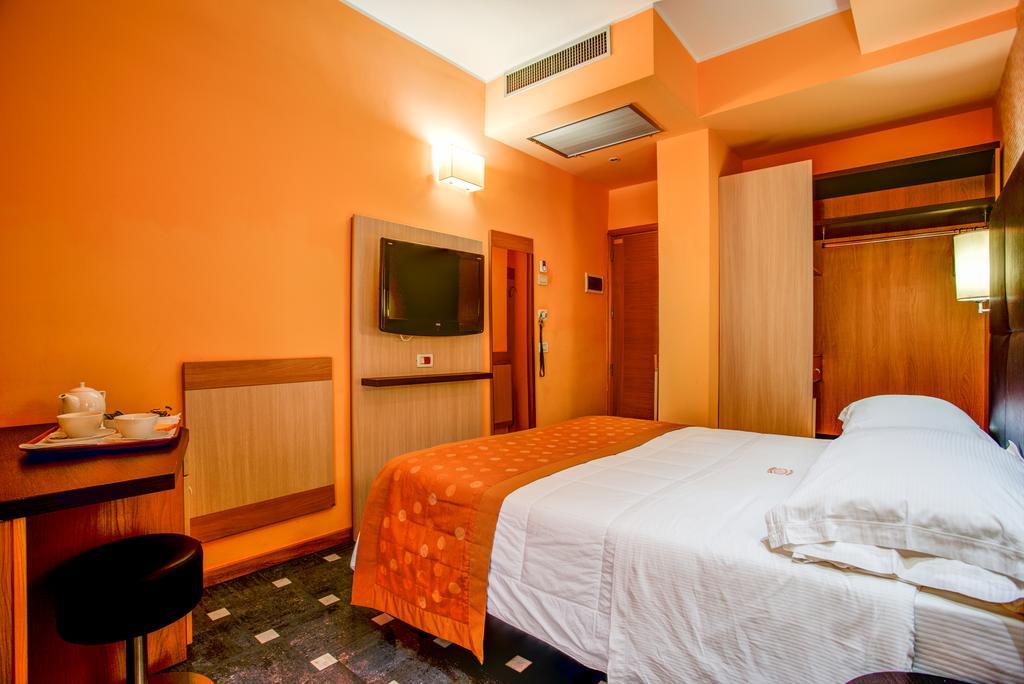 Hotel Genty Римини Экстерьер фото