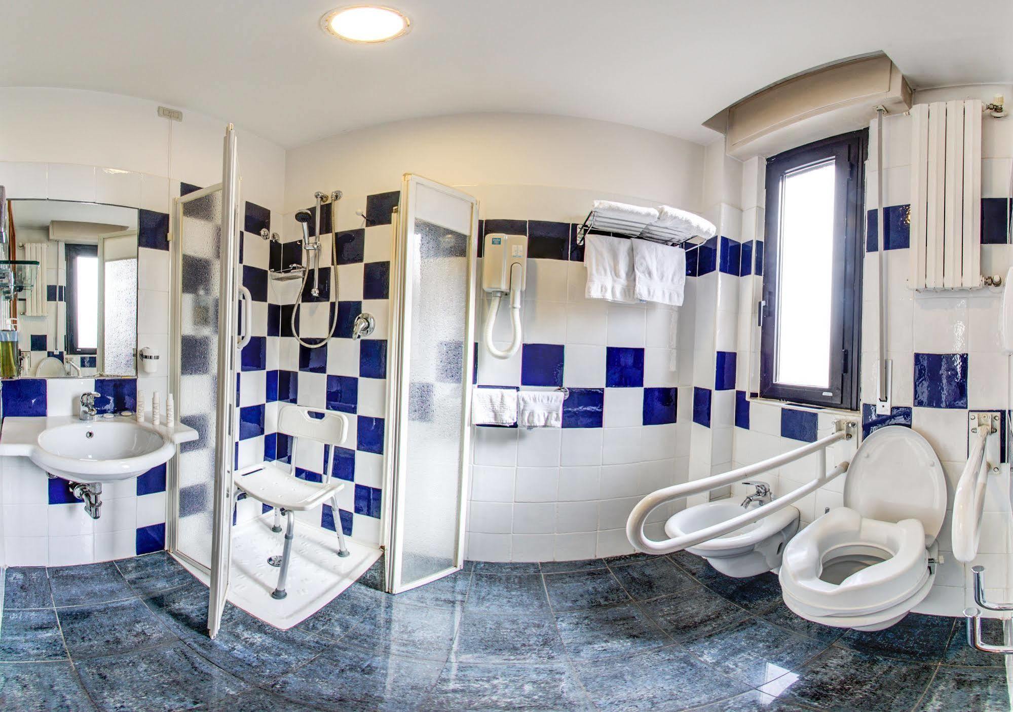 Hotel Genty Римини Экстерьер фото